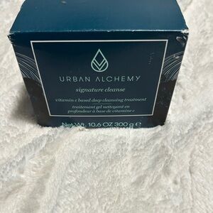 Signature Cleanse Deep Cleansing Treatment